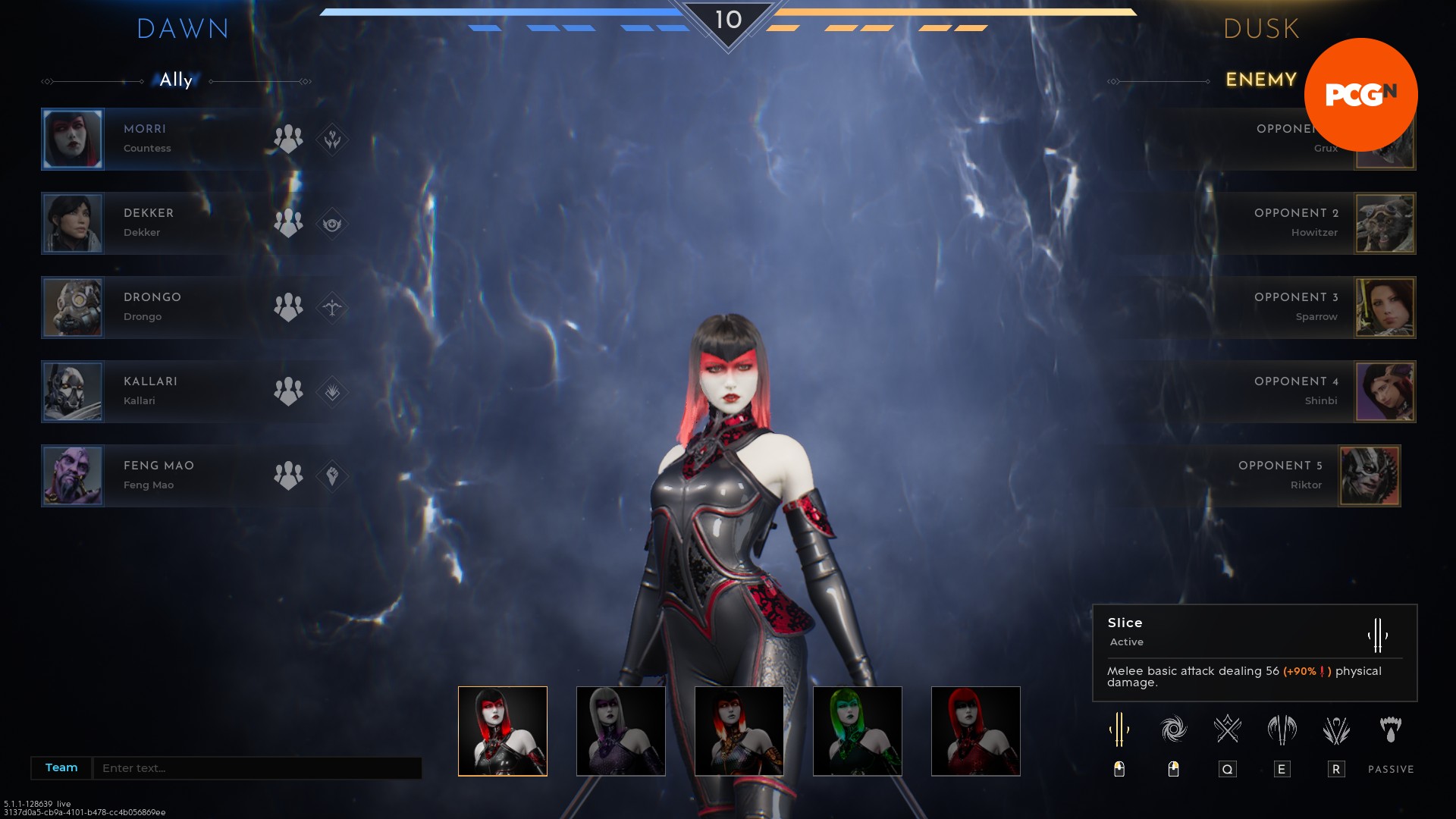Oyuncunun alnında kırmızı makyaj, dar deri kıyafet ve iki hançer olan gotik bir kadın olan Kontes'i seçtiği Paragon karakter seçme ekranı