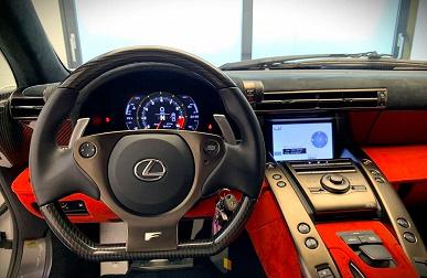 Bu, Rusya'daki en pahalı Lexus'lardan biridir.  Auto.ru, Lexus LFA 2012'yi 102 milyon rubleye satıyor
