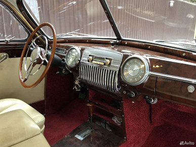 Altı koltuklu, altı pencereli Sovyet limuzini, ancak Mercedes vites kutusuyla.  Moskova'da sadece 5 bin km kilometrelik ZIM GAZ-12 satılıyor
