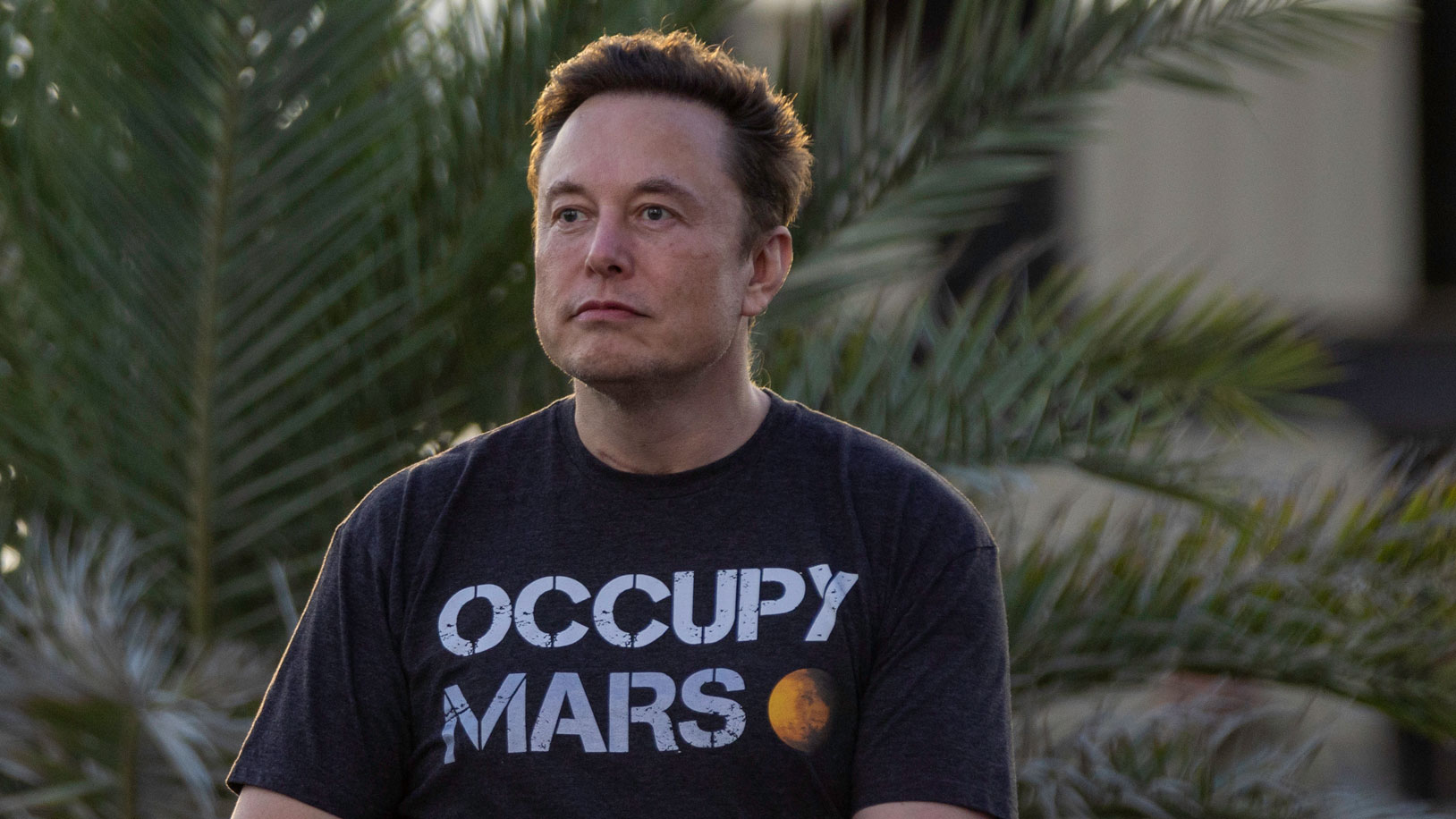 SpaceX kurucusu Elon Musk, 25 Ağustos 2022'de Teksas Boca Chica Beach'te T-Mobile ve SpaceX ortak etkinliği sırasında
