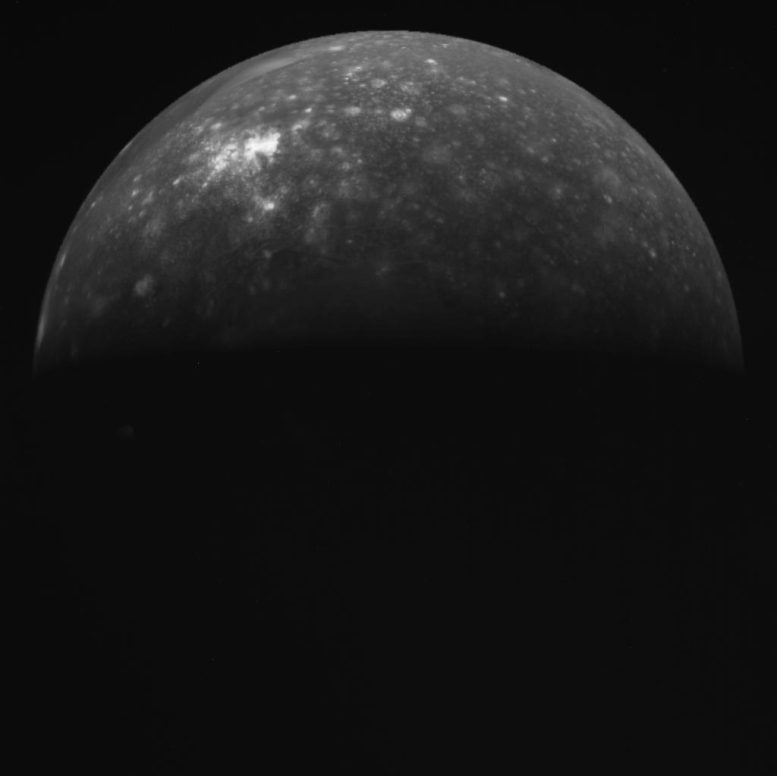 Jüpiter'in Uydusu Callisto'nun Bilgisayarla Oluşturulmuş Görüntüsü