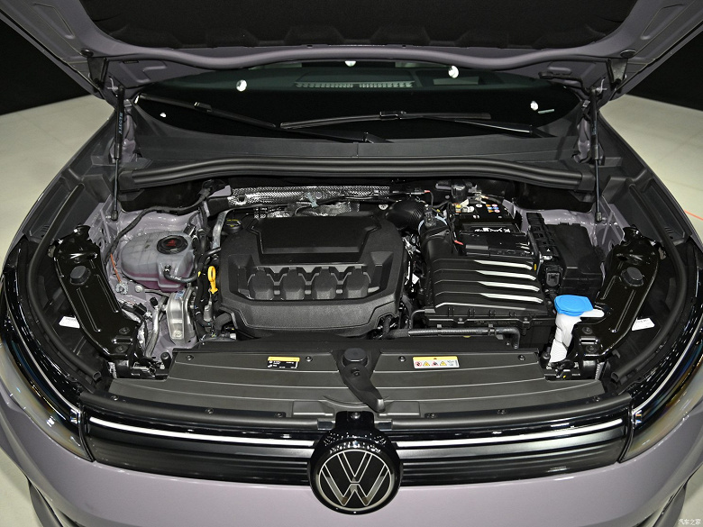 Kenara çekil Monjaro.  Tamamen yeni 2024 Volkswagen Tiguan L tanıtıldı ve artık ön tarafında üç ekran var