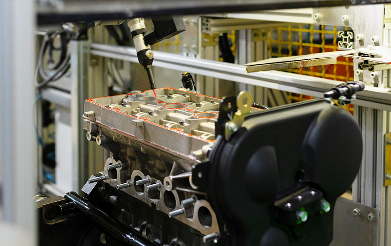 Robotlar ve Japon hata koruma sistemi.  AvtoVAZ, yeni 1.8 EVO motorun nasıl monte edildiğini anlattı