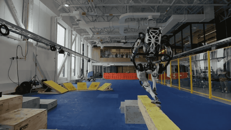 Boston Dynamics'in Atlası iş başında