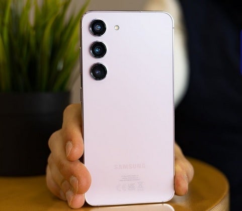 Samsung, Galaxy S23 hattındaki parmak izi tarayıcısında sorun olduğunu kabul ediyor - Samsung, Galaxy S23 serisinin parmak izi tarayıcı hatasını ortadan kaldırmak için bir güncelleme yayınlayacak