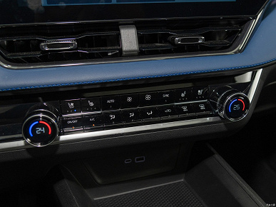 Chevrolet Equinox Plus crossover yalnızca 1,2 l/100 km tüketim ve 1000 km'nin üzerinde güç rezerviyle piyasaya sürüldü.  Tarihte ilk kez Chevrolet Equinox bir hibrit oluyor