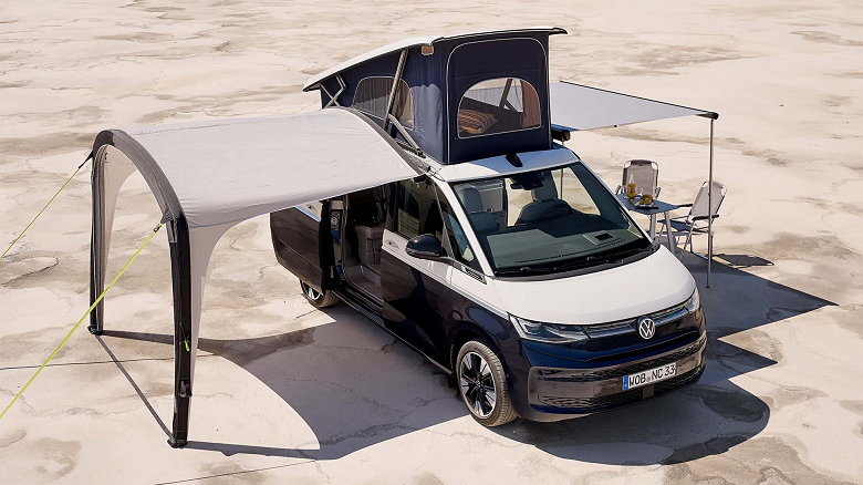Volkswagen California 2024, çift kişilik yatak, mutfak, çatı çadırı, 230 V prizler ve daha birçok faydalı şeyle sunuldu