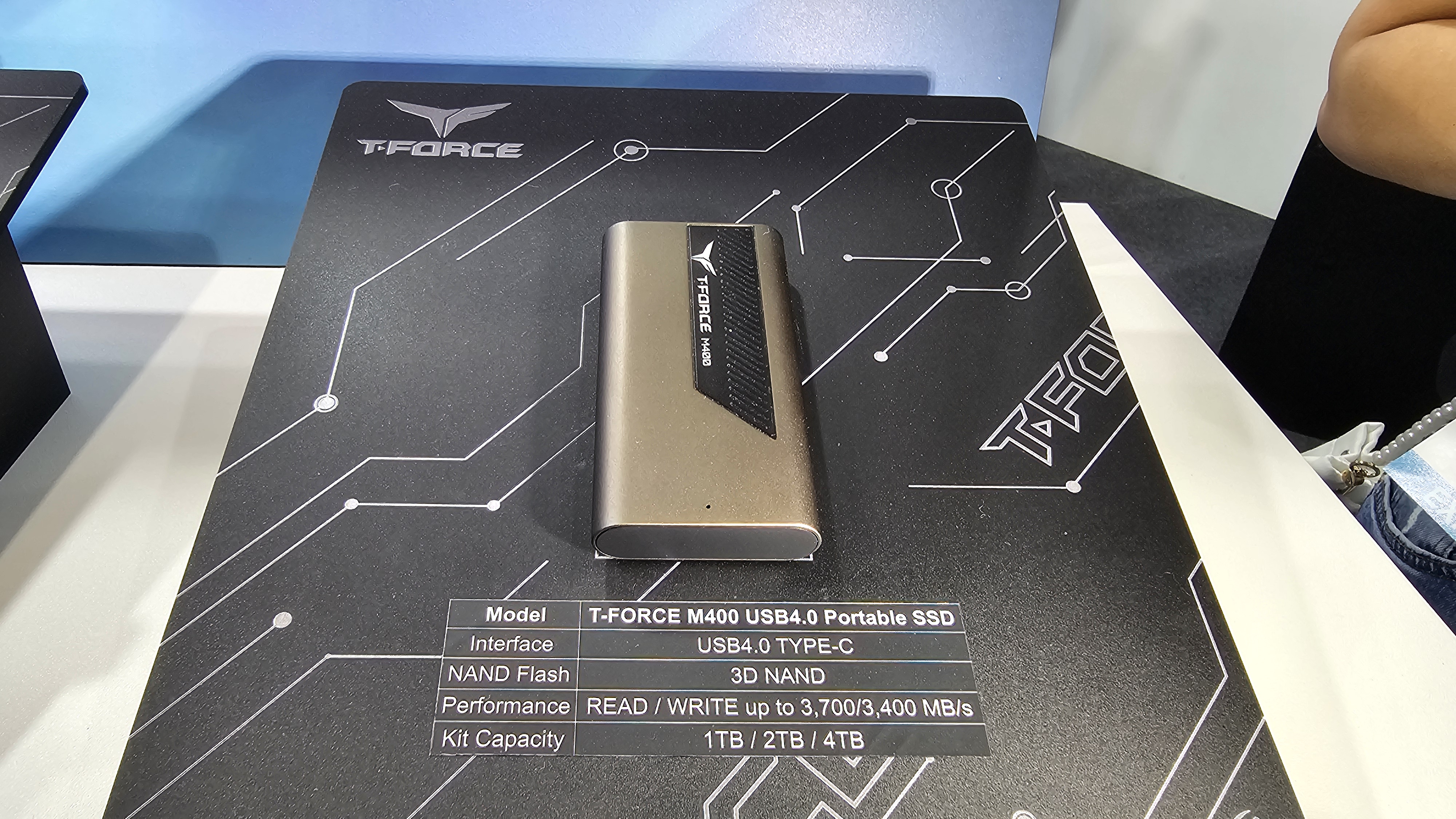 Takım Grubu T-Force M400 USB4 Tip C taşınabilir SSD