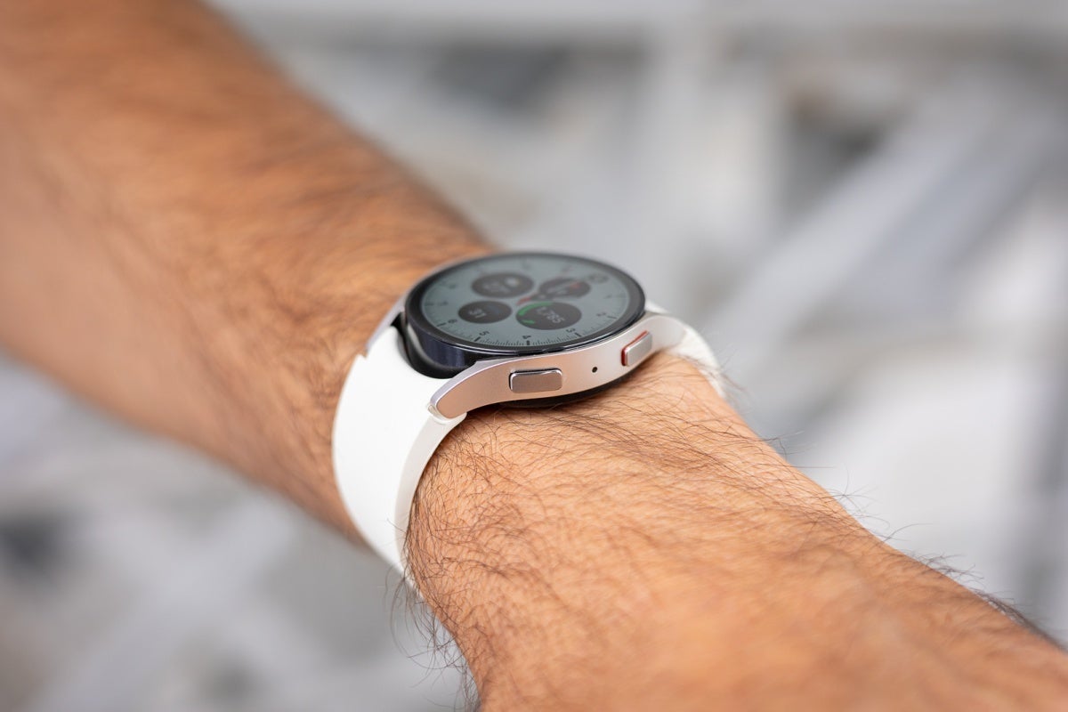 Galaxy Watch 6 zaten oldukça harika, ancak yapay zeka onu daha da iyi hale getirebilir.  |  Image Credit -- PhoneArena - Amazon, çıkış tarihi de dahil olmak üzere önemli Samsung Galaxy Watch 7 bilgilerini vaktinden önce açıkladı