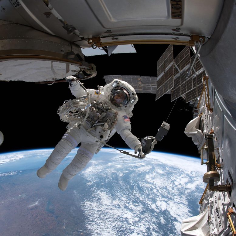 NASA Uzay Yürüyüşlerinin Heyecanını Gerçek Zamanlı Olarak Yaşayın