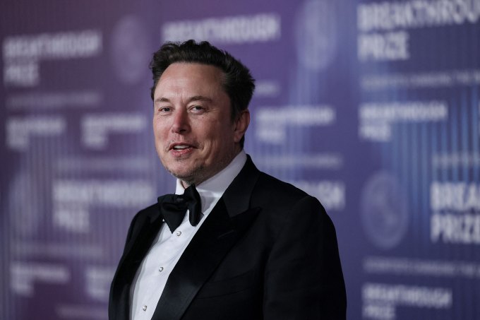 Güney Afrikalı işadamı Elon Musk, 13 Nisan 2024'te Los Angeles, Kaliforniya'daki Akademi Sinema Resimleri Müzesi'nde düzenlenen Onuncu Çığır Açan Ödül Törenine katıldı. (Fotoğraf: ETIENNE LAURENT/AFP, Getty Images aracılığıyla)