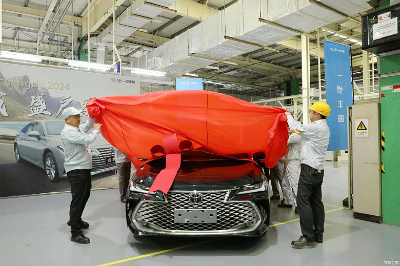 Yeni Toyota Avalon üretime girdi - dokuzuncu nesil Camry'den motorlar alacak