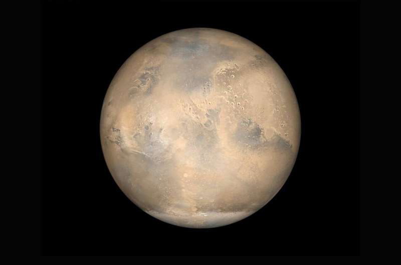 Yeni araştırmalar, Mars buz örtüsünün altındaki gölün olası olmadığını ortaya koyuyor