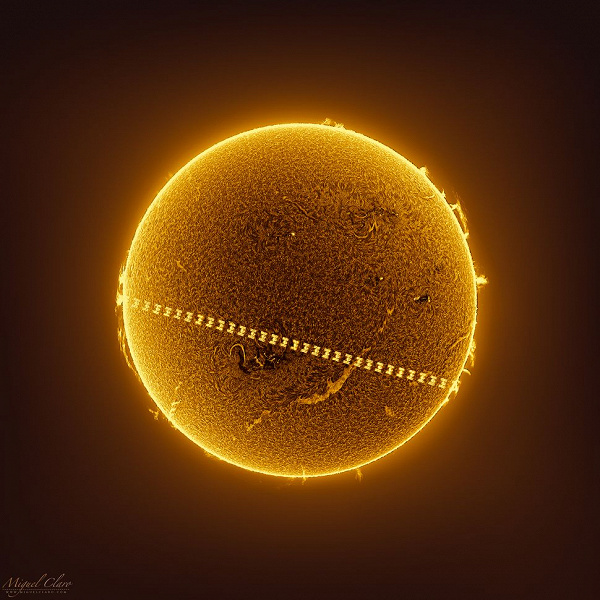 Fotoğrafçı, Güneş'in arka planında ISS'nin büyüleyici bir fotoğrafını çekti