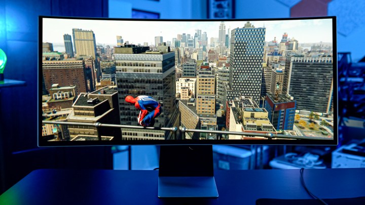 Marvel's Spider-Man, Samsung Odyssey OLED G8 üzerinde çalışıyor.