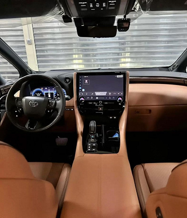 Toyota Alphard 2024 minivanları Rusya'ya geldi - Güney Kore'den tedarik ediliyor
