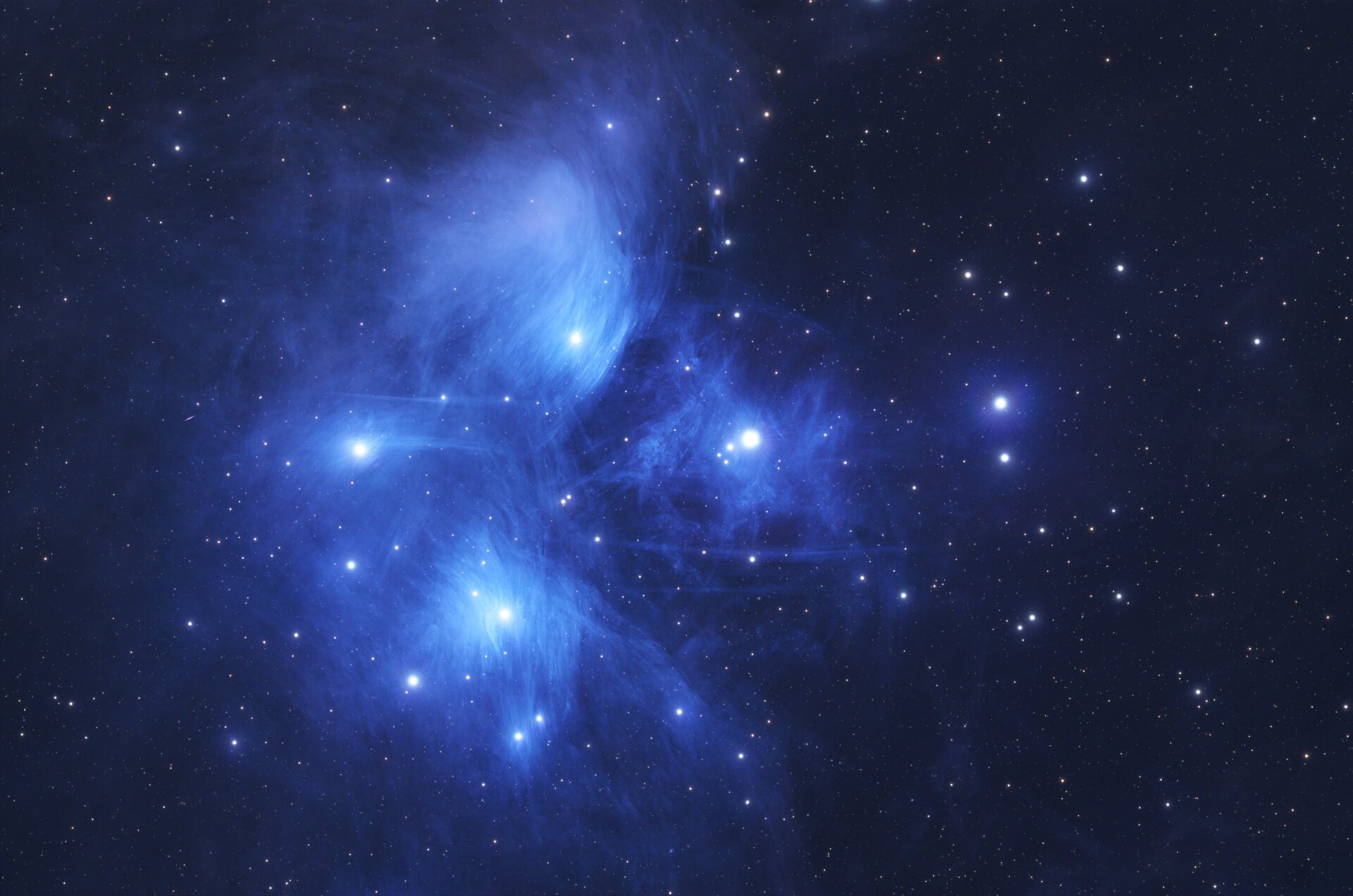 M45 Pleiades'in Mavi Detayları