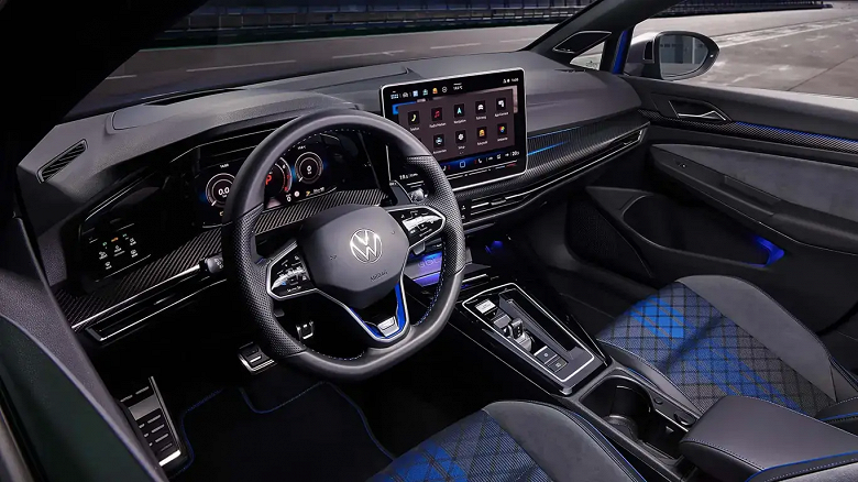 Dünyanın en hızlı Volkswagen'i yeni Golf R siparişe açıldı