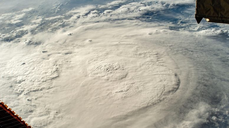 Uzay İstasyonundan Beryl Kasırgası