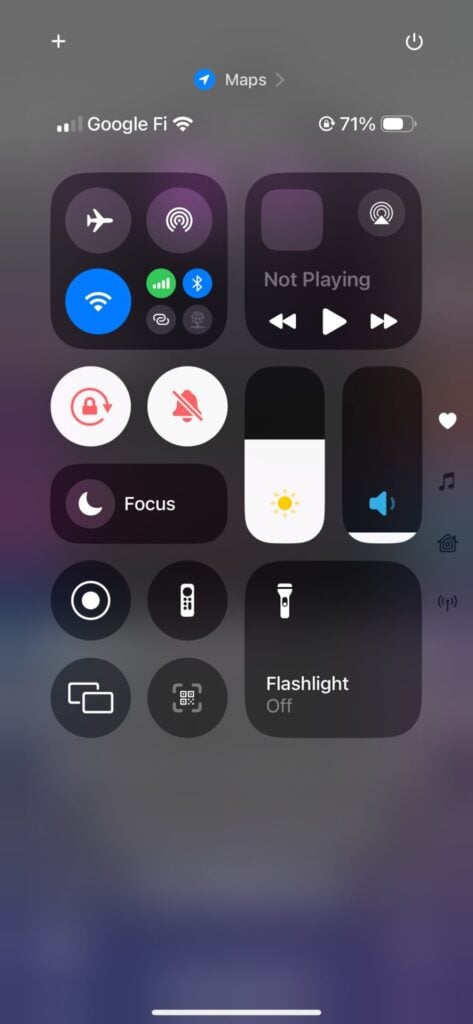 iOS 18'in Kontrol Merkezi'nin ekran görüntüsü