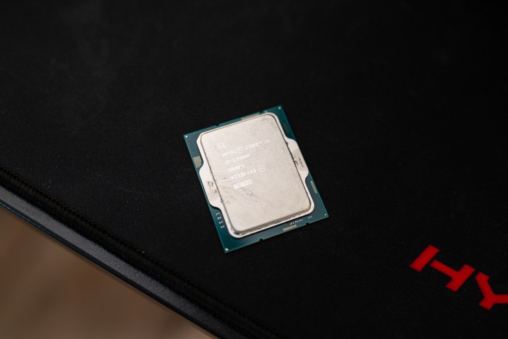 Intel Core i9-13900K fare altlığının üzerinde duruyor.