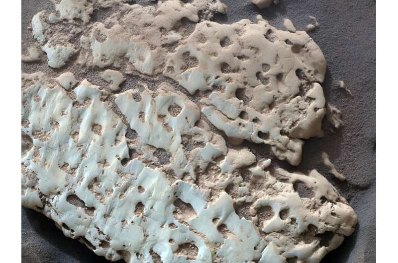 NASA'nın Curiosity Rover'ı Mars'taki bir kayada sürpriz keşfetti