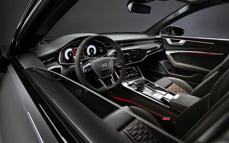 Mercedes-AMG G63'ten daha güçlü.  Bayi, Rusya'ya Lamborghini Urus motorlu dört tekerlekten çekişli Audi RS6 Performance'ı getirdi