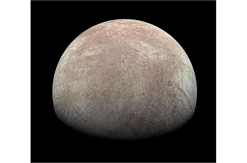 Enceladus ve Europa'nın Yüzeylerine Yakın Yaşam İşaretleri Var Olabilir