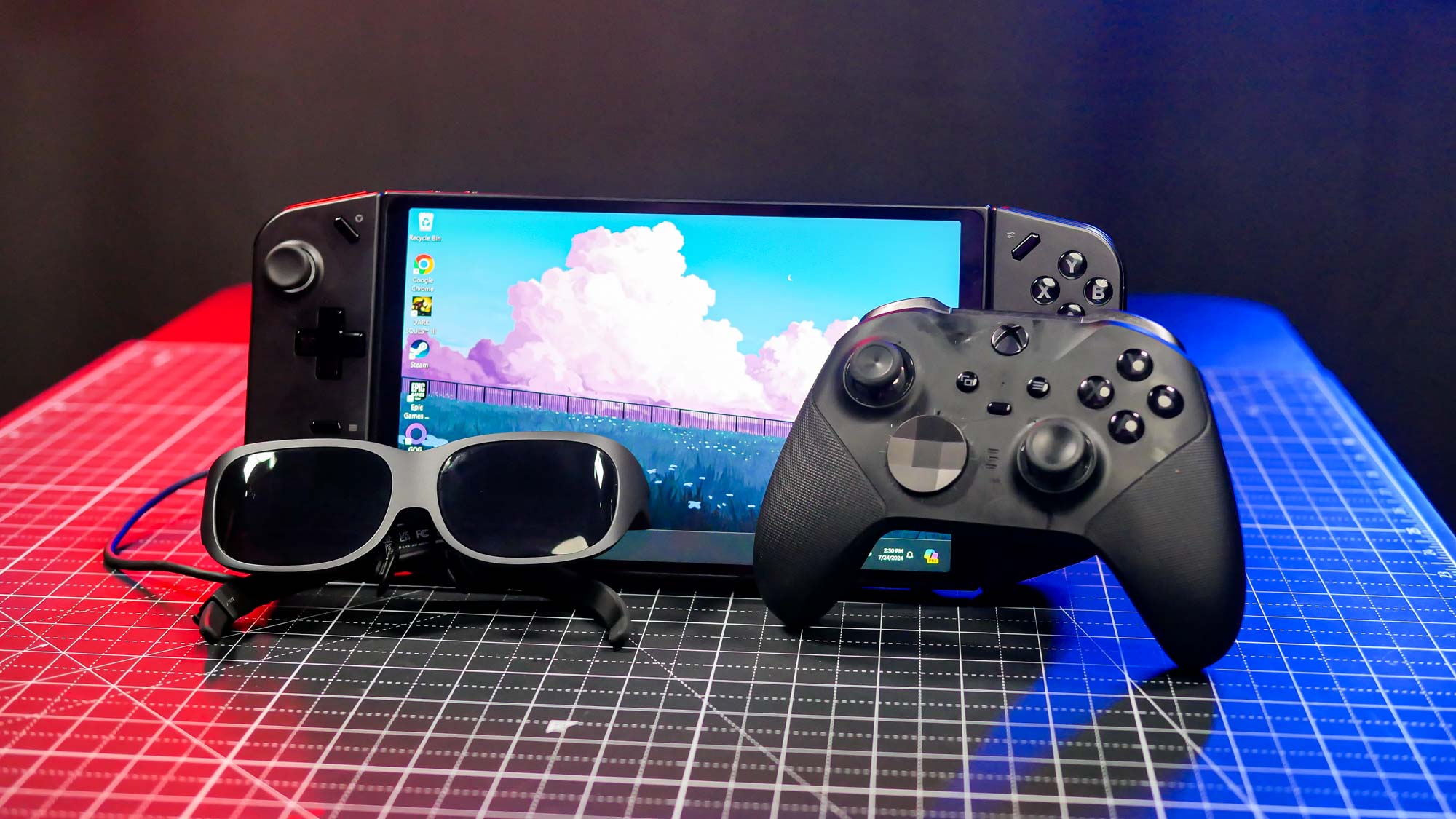 Stüdyoda Lenovo Go, Legion Glasses ve Xbox kontrolcüsü
