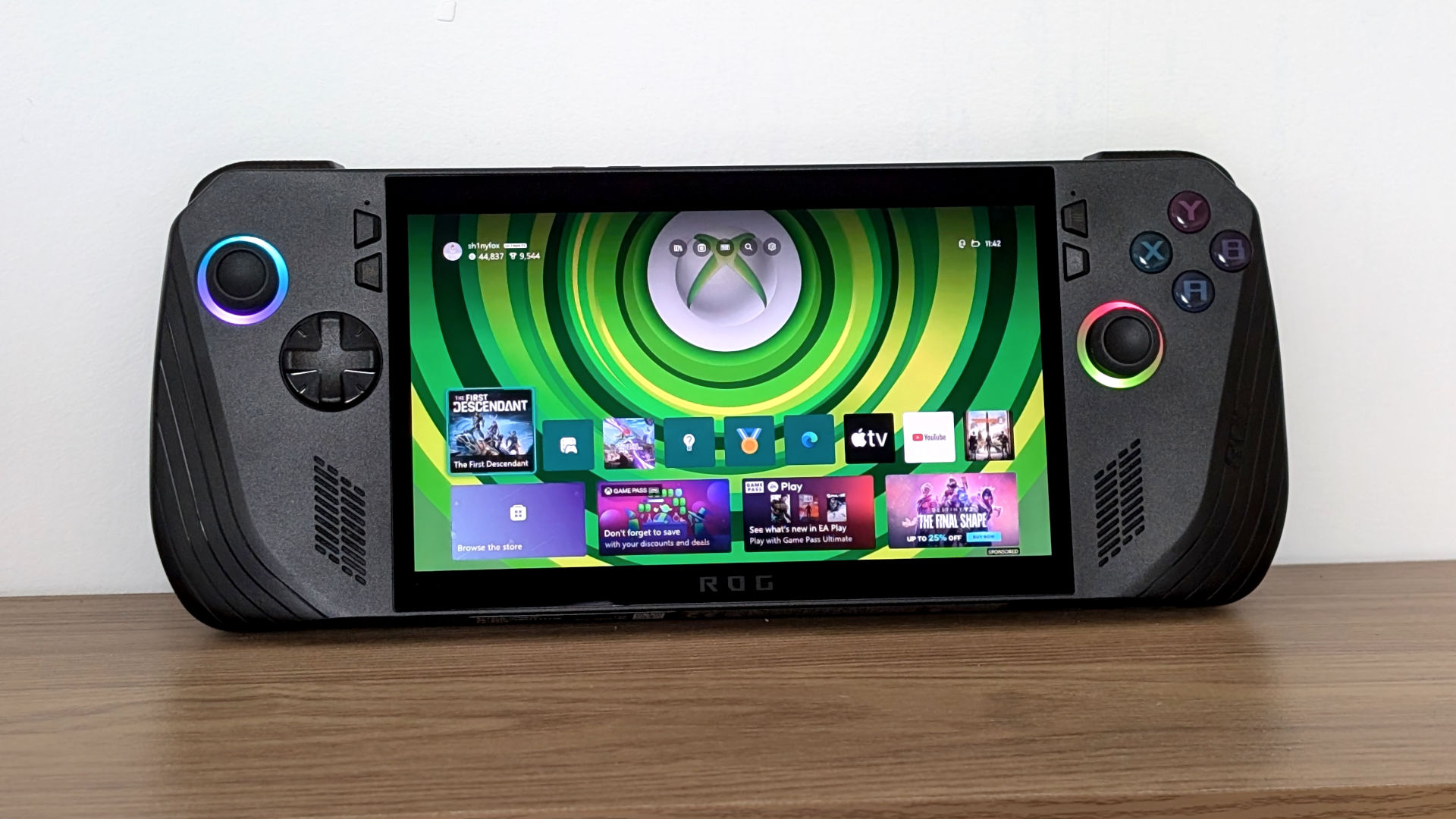 Xbox uzaktan oynatmayı kullanan ROG Ally X