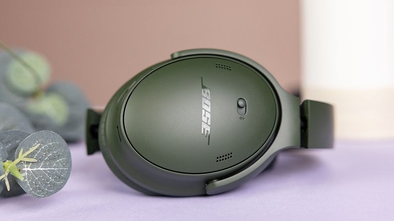 Bose Quiet Comfort Kulaklıkların açma/kapama kaydırıcısı