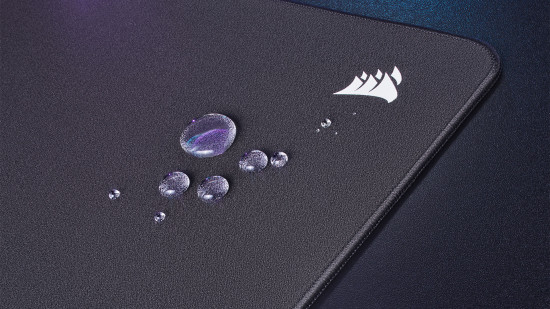 Corsair’in yeni mouse pad’i geliştirilmiş doğruluk vaat ediyor, sıvı dökülmelerine karşı dayanıklı