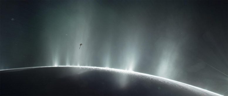 Enceladus ve Europa’nın Yüzeylerine Yakın Yaşam İşaretleri Var Olabilir