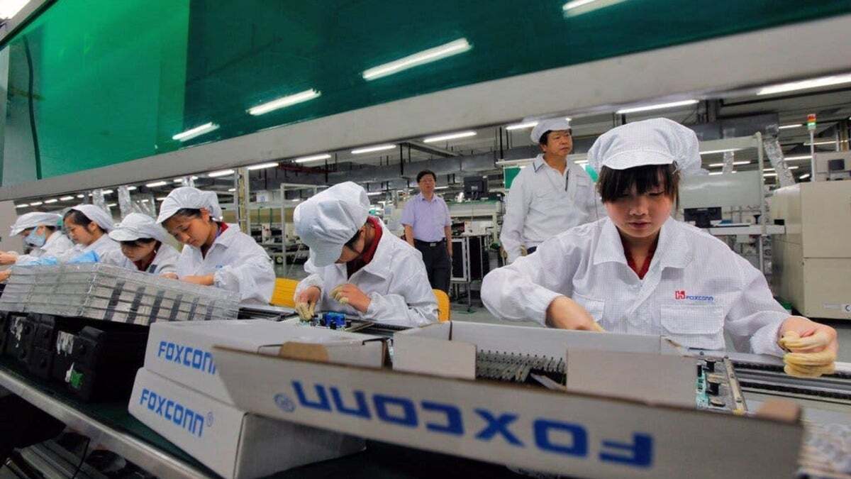Foxconn, iPhone 16 serisini üretmek için ek montaj hattı işçileri işe alıyor. | Görsel kredisi-Foxconn - Foxconn, Apple'ın yüksek iPhone 16 hedefine ulaşmasına yardımcı olmak için daha fazla montaj hattı işçisi işe alıyor