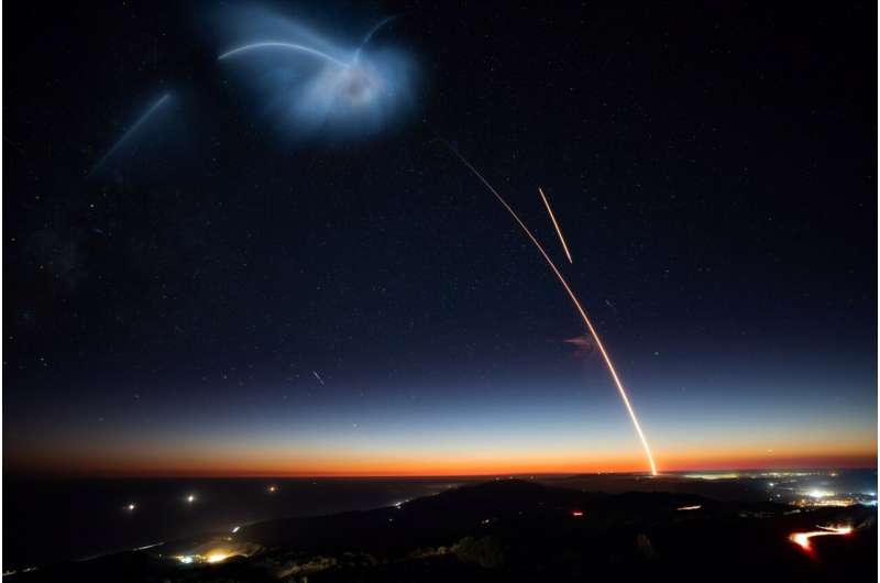 SpaceX, Space Coast’tan gece fırlatma için sorunlu güçlendiriciyi yeniden düzenliyor