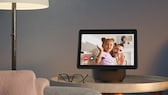 Oturma odasında yeni Echo Show 10