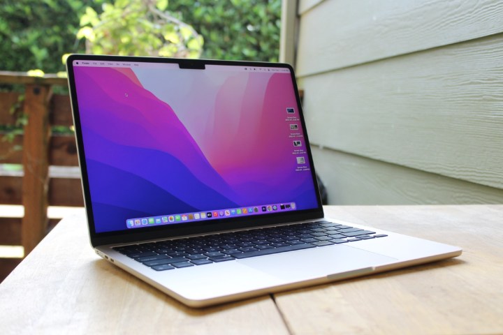 MacBook Air M2'nin ekranı.