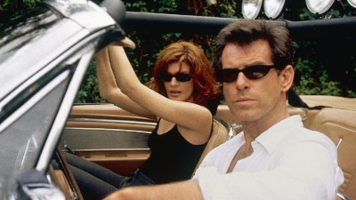 Thomas Crown Olayı'nda Rene Russo ve Pierce Brosnan.