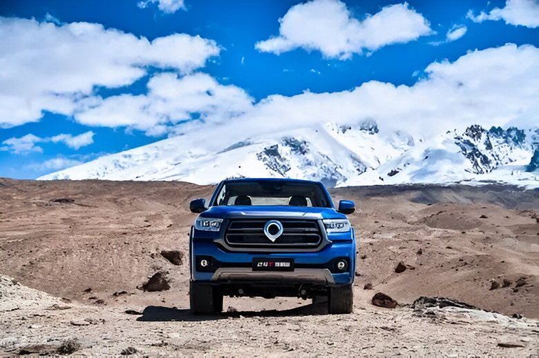 Tank platformu, dört tekerlekten çekiş, yüksek torklu dizel ve 100 km'de 8,5 litre tüketim, otopilot - ucuz.  GWM 2.4T Arazi Topu Tanıtıldı