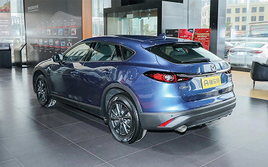 Bayi yeni Mazda CX-4 Entry'yi Rusya'ya getirdi ve 4,18 milyon rubleye satıyor