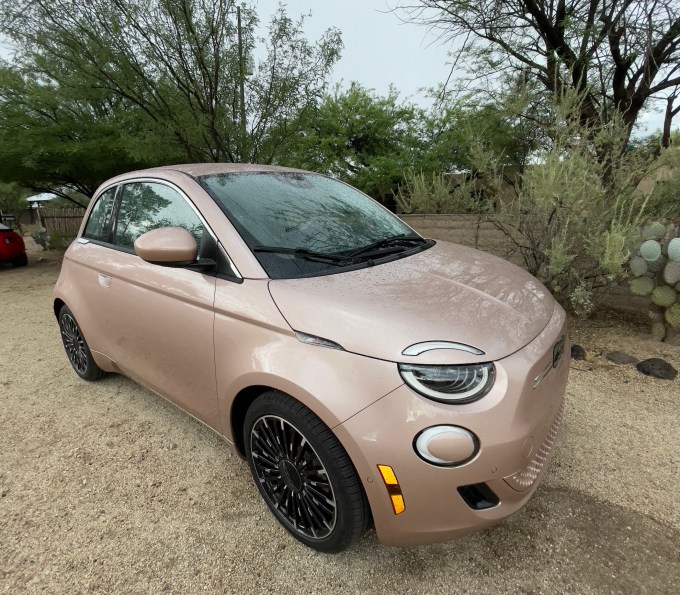 fiat500e-EV-gül altın