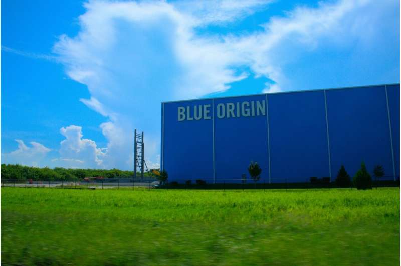 Blue Origin, Port Canaveral’da New Glenn roket kurtarma vincini test ediyor