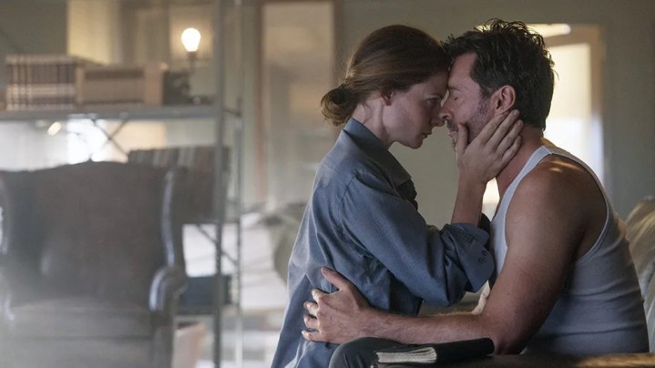 Rebecca Ferguson ve Hugh Jackman, Reminiscence'da. 