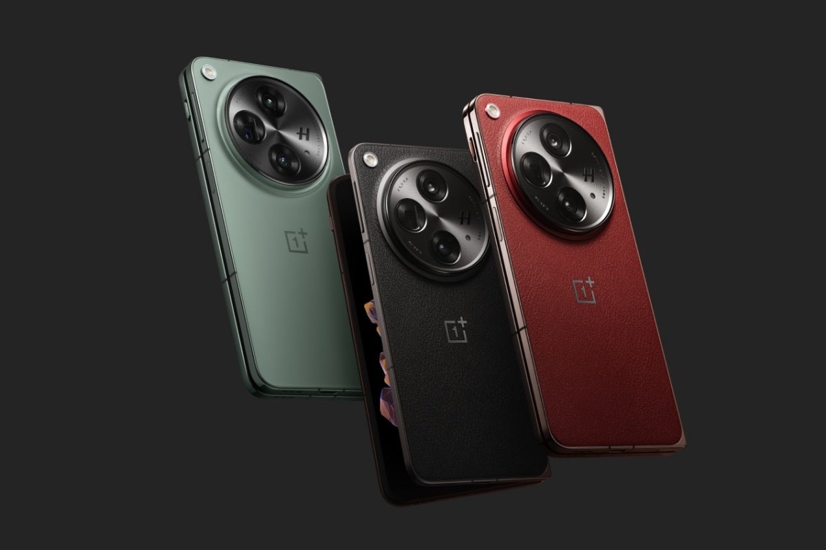 OnePlus Open, Emerald Dusk ve Voyager Black renklerinde muhteşem görünüyor ve Crimson Shadow renklerinde daha da iyi görünecek. - OnePlus Open 2 henüz hazır değil, ancak çok yakında piyasaya sürülecek olan OnePlus Open Apex Edition