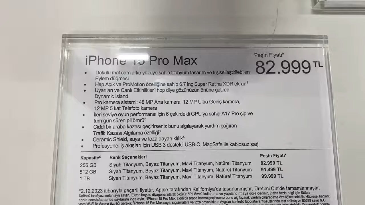 iPhone 15 Pro Max'in Türkiye fiyatı 2.500 dolara indirildi | Görsel kredisi – Adil Khan/YT - iPhone 16 Pro Max, ironik bir şekilde küresel iPhone fiyat artışlarından bir nebze olsun kurtulmayı sağlayabilir