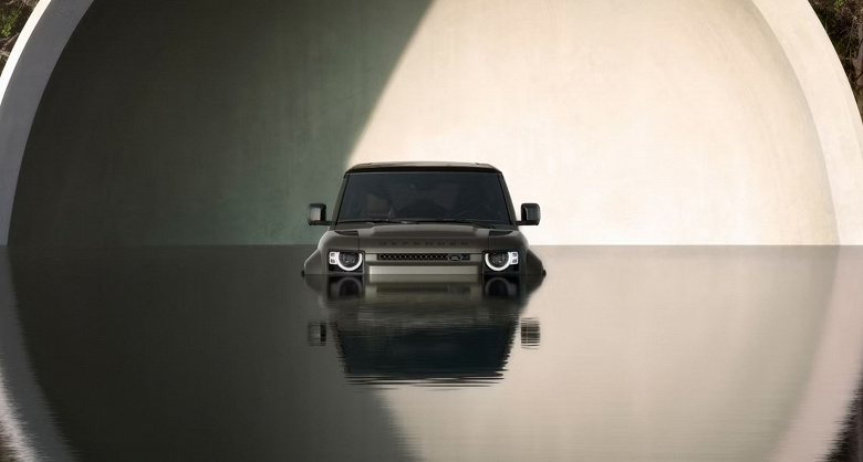 Gerçek bir İngiliz SUV Rusya'ya ulaştı. Satıcı Land Rover Defender 110 2024'ü getirdi ve 16,9 milyon rubleye satıyor