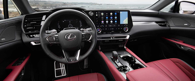 Üst düzey Lexus RX 500h F SPORT Performance Rusya'ya getirildi ve Land Cruiser 300'den daha pahalı