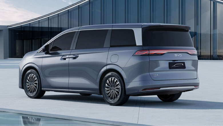 Toyota Alphard'ın elektromanyetik süspansiyonlu ve 6,5 l/100 km tüketimli analogu. BYD Xia ile ilgili ayrıntılar ortaya çıktı