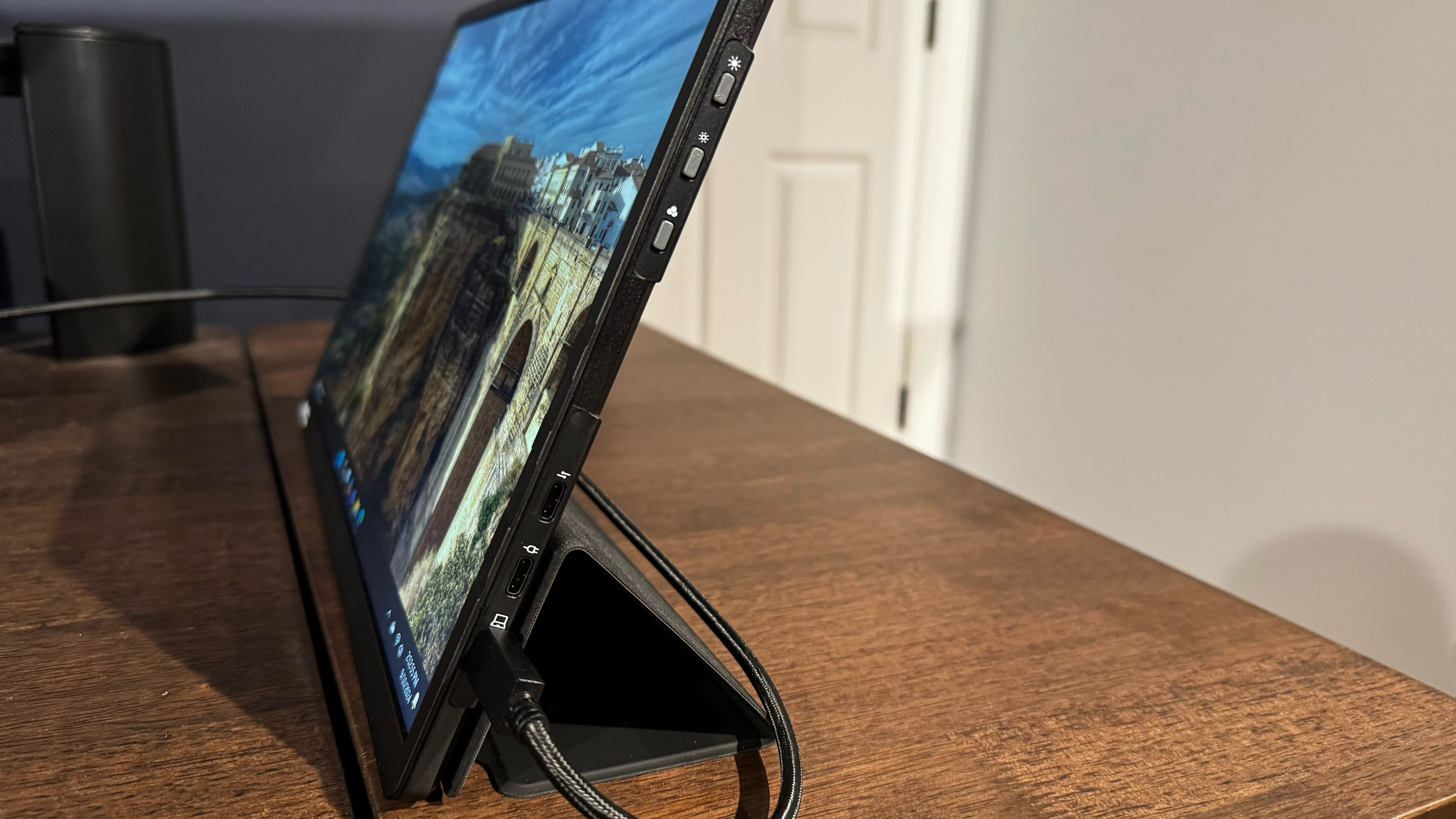 Takılabilir 15.6 inç USB-C Taşınabilir Monitör