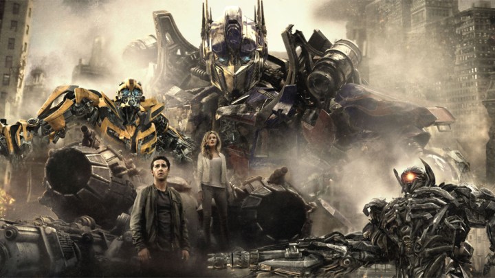 Transformers: Dark of the Moon'da sessiz bir an.